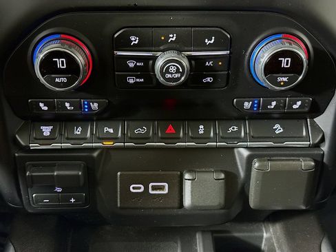 Used 2022 Chevrolet Silverado 3500 High Country w/ Z71 Off-Road Package AWD/4WD image 16
