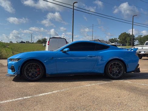 Used 2024 Ford Mustang GT Premium w/ GT Performance Package RWD image 7