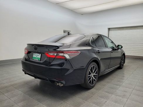 Used 2021 Toyota Camry SE w/ Carpet Mat Package (TMS) image 9