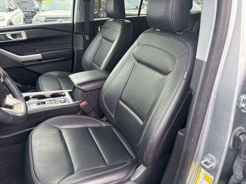 Certified 2023 Ford Explorer XLT w/ Equipment Group 202A AWD/4WD image 17