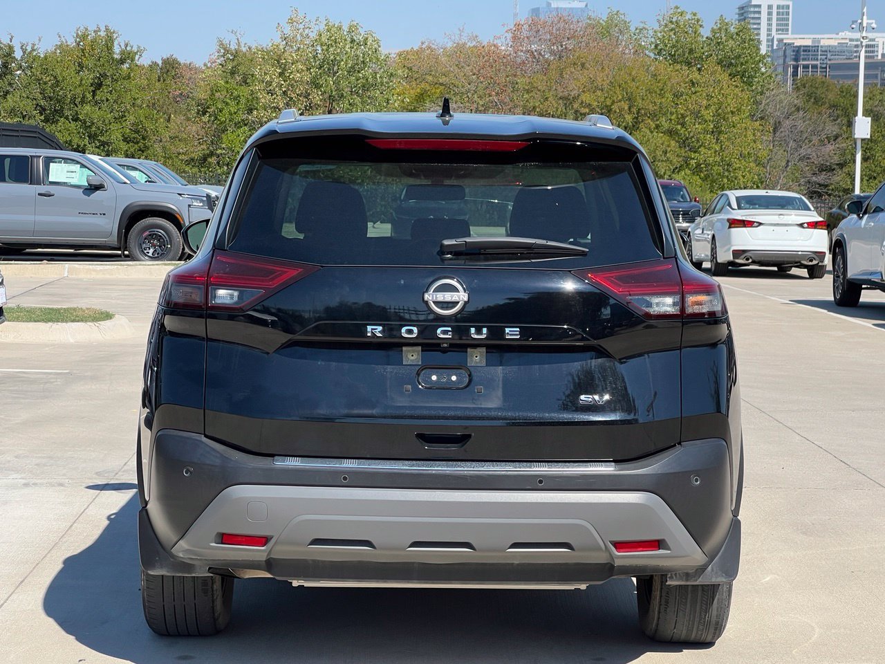 Used 2023 Nissan Rogue SV w/ SV Premium B Package FWD image 4