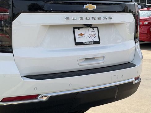 New 2026 Chevrolet Suburban LS image 6