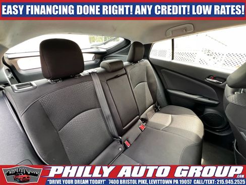 Used 2021 Toyota Prius LE FWD image 21