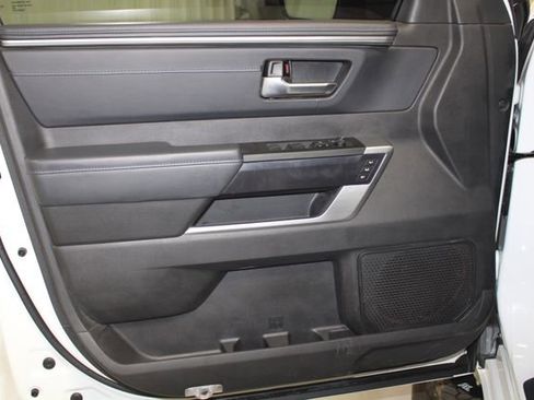 Used 2024 Toyota Tundra Platinum image 9
