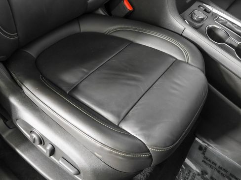 Used 2022 Chevrolet Traverse LT w/ LPO, Floor Liner Package AWD/4WD image 48
