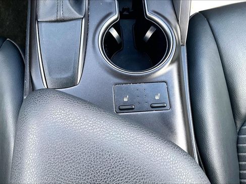 Used 2024 Toyota Camry SE FWD image 33
