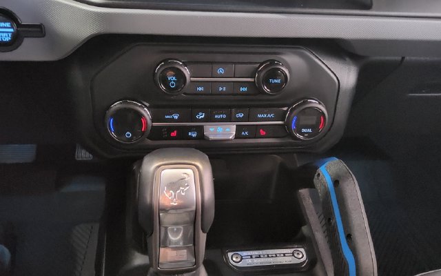 Used 2023 Ford Bronco Black Diamond AWD/4WD image 16
