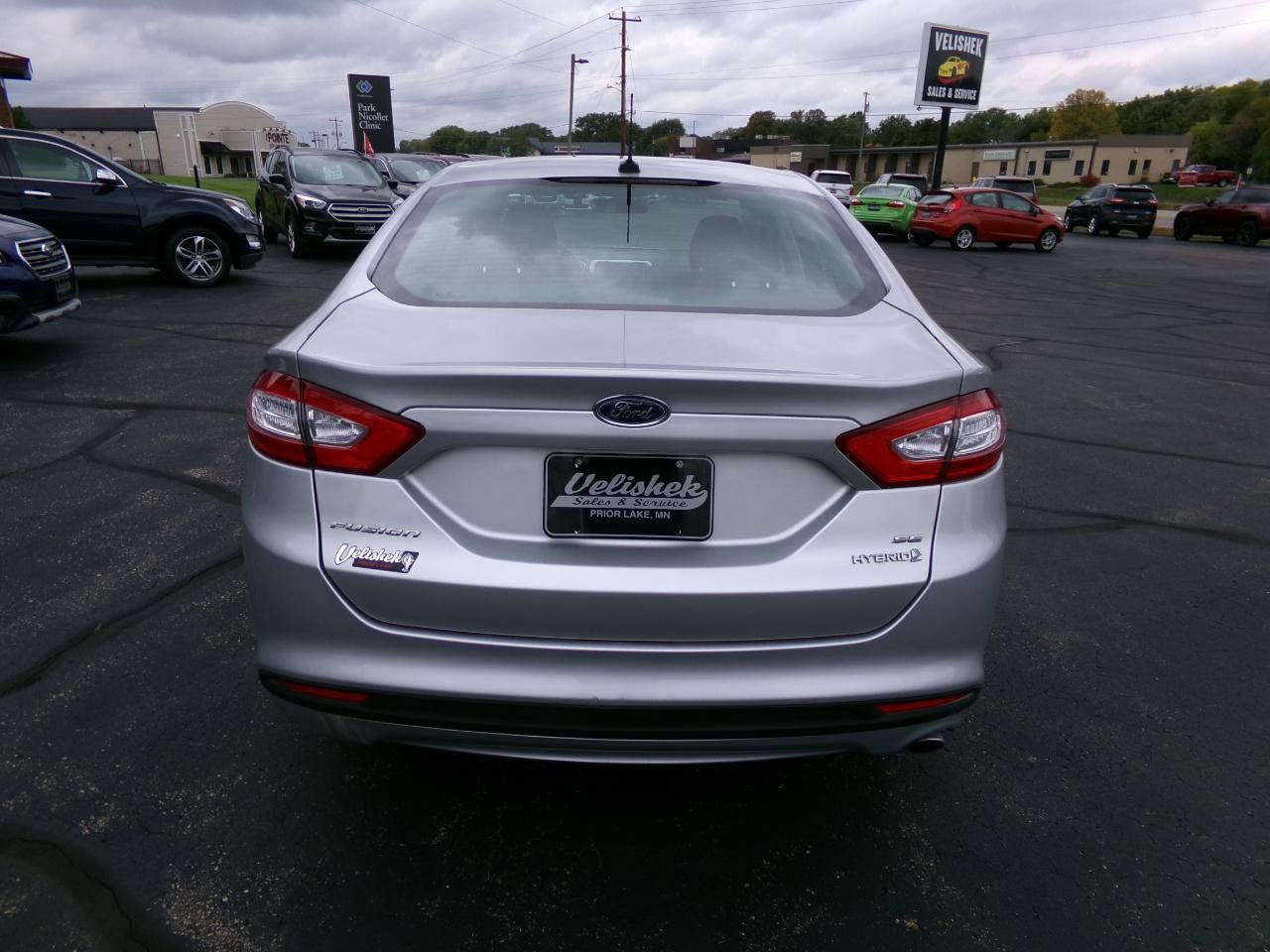 Used 2014 Ford Fusion SE FWD image 4