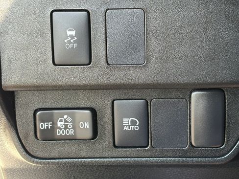 Used 2021 Toyota Tacoma SR5 RWD image 18