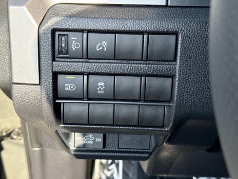 Used 2025 Toyota Tacoma TRD Sport AWD/4WD image 43