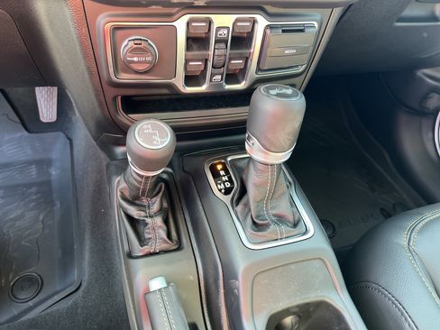 New 2026 Jeep Wrangler Sahara AWD/4WD image 19