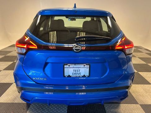 Used 2022 Nissan Kicks S FWD image 4