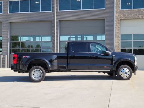 Certified 2026 Ford F450 Platinum w/ FX4 Off-Road Package AWD/4WD image 2