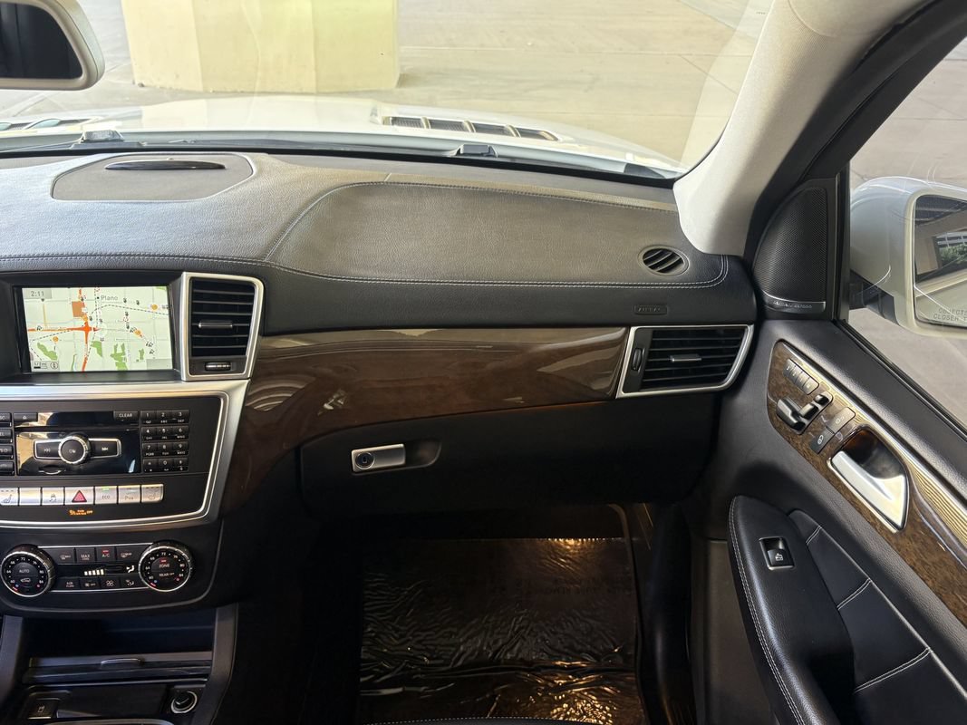 Used 2015 Mercedes-Benz GL 450 4MATIC image 12