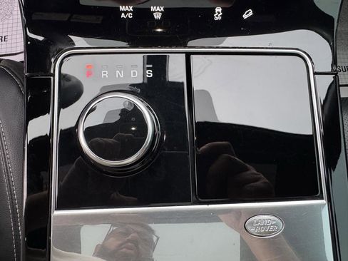 Used 2020 Land Rover Range Rover Velar S image 17