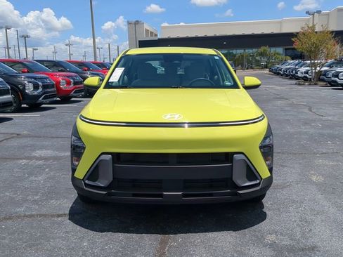 Used 2025 Hyundai Kona SE AWD/4WD image 3