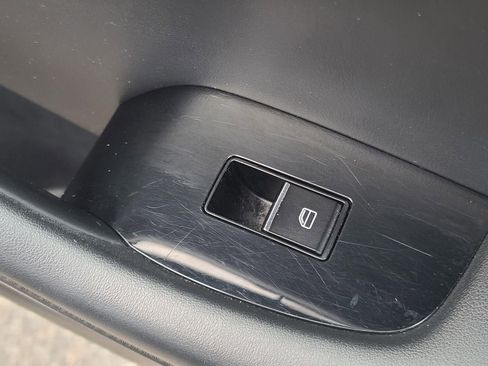 Used 2023 MAZDA MAZDA3 s FWD image 22