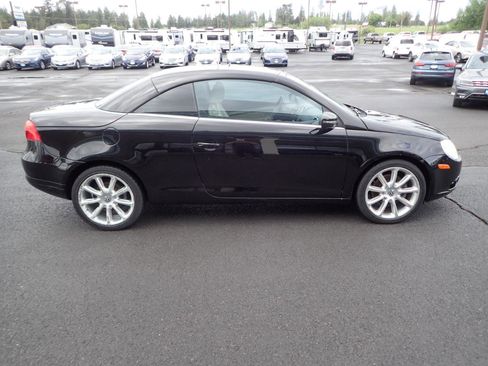 Used 2010 Volkswagen Eos Lux FWD image 6