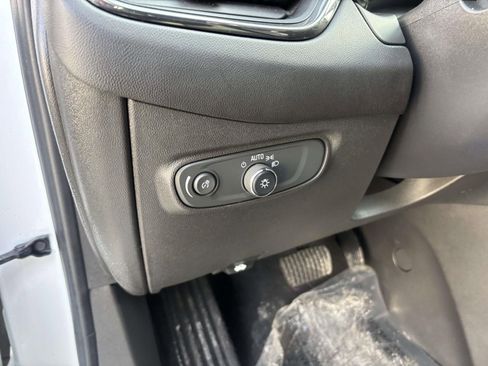 Used 2022 Chevrolet Equinox RS w/ LPO, Floor Liner Package image 17