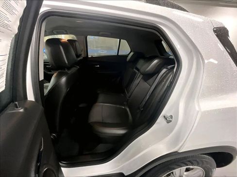 Used 2018 Chevrolet Trax LT w/ LT Convenience Package image 15