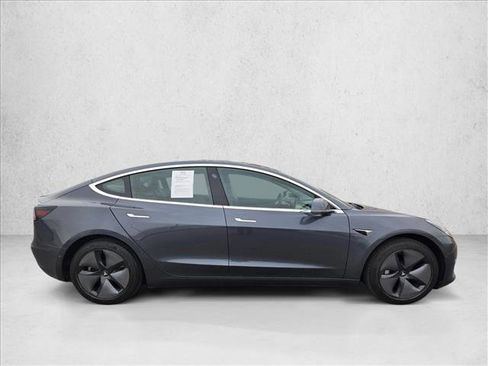 Used 2019 Tesla Model 3 Standard Range Plus image 4