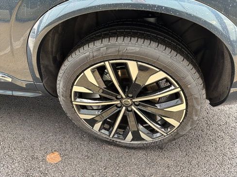 New 2026 Volvo XC90 B6 Plus w/ Protection Package Premier image 6