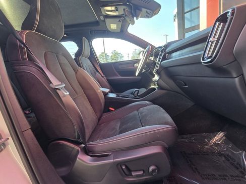 Used 2023 Volvo XC40 Recharge Ultimate image 24