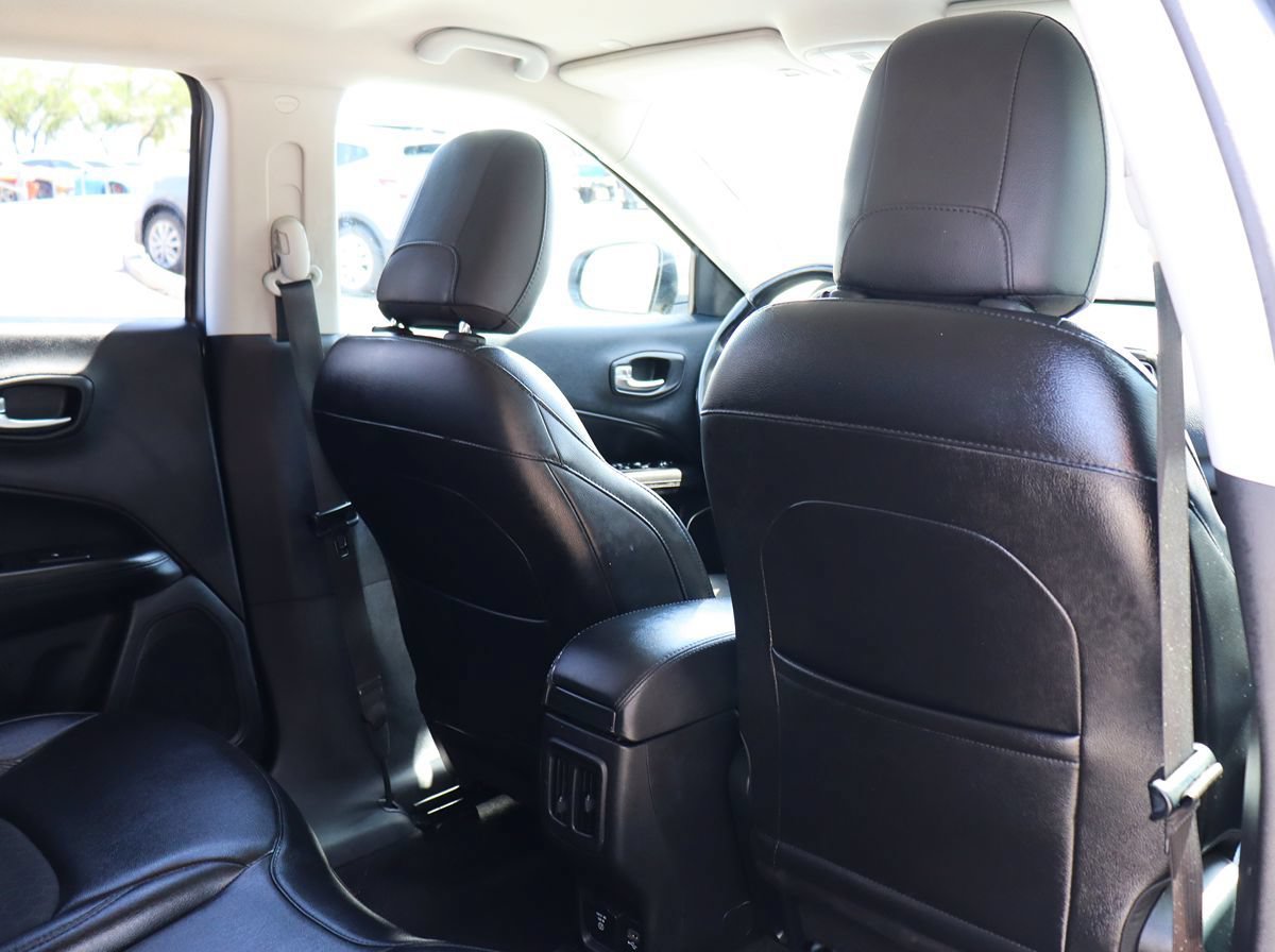 Used 2020 Jeep Compass Latitude FWD image 28