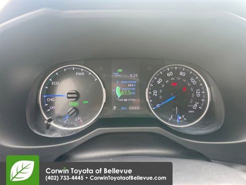 Used 2021 Toyota RAV4 XLE Premium AWD/4WD image 9