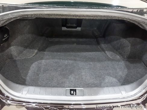 Used 2015 INFINITI Q70 3.7 w/ Technology Package image 29