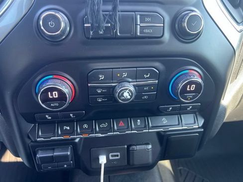 Used 2020 Chevrolet Silverado 1500 LT AWD/4WD image 34