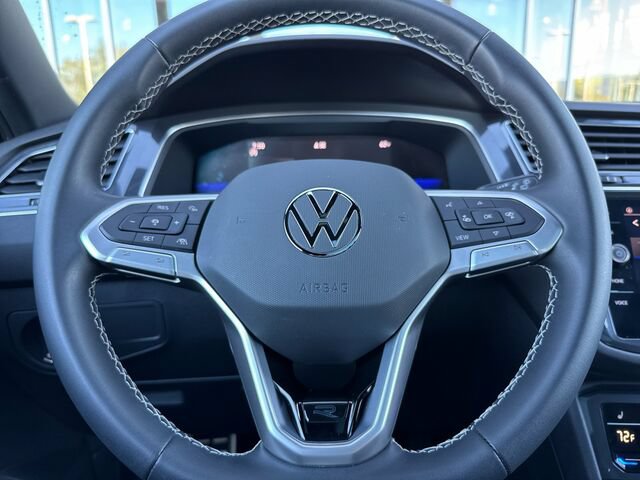 Used 2023 Volkswagen Tiguan SE R-Line FWD image 27