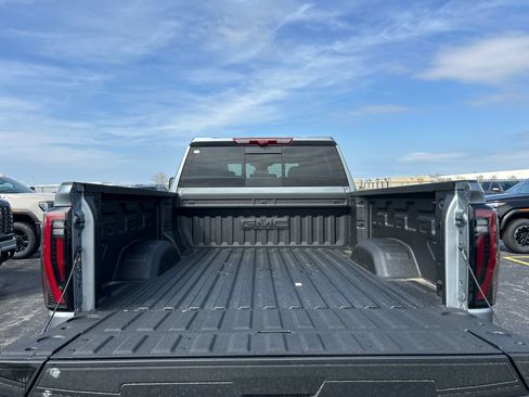 New 2026 GMC Sierra 2500 AT4 w/ AT4 Premium Plus Package AWD/4WD image 40