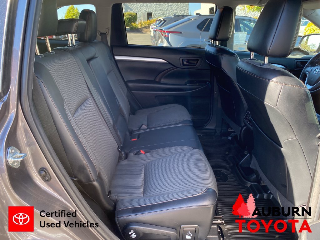 Used 2018 Toyota Highlander Plus AWD/4WD image 21