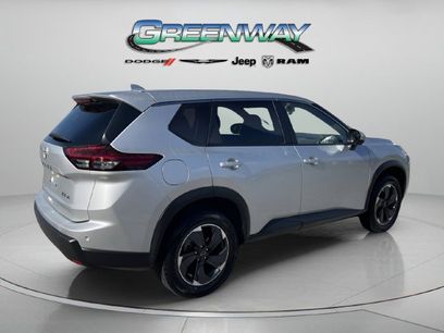 Used 2024 Nissan Rogue SV