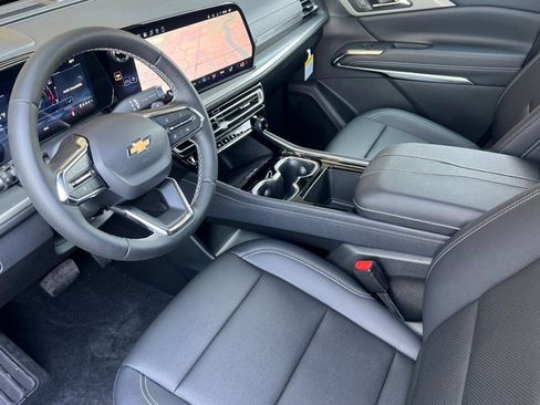 New 2026 Chevrolet Traverse LT w/ Sun and Wheel Package AWD/4WD image 7