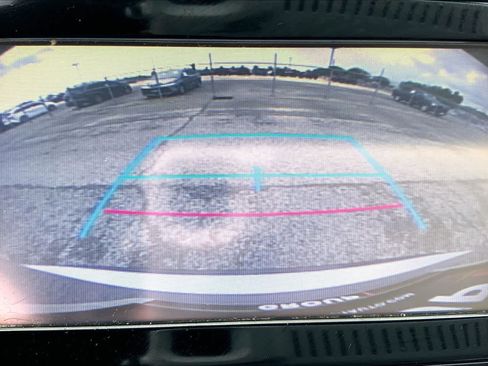 Used 2016 Toyota Highlander LE FWD image 26
