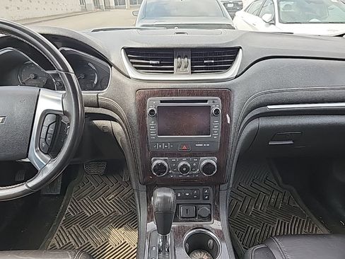 Used 2016 Chevrolet Traverse LT image 7