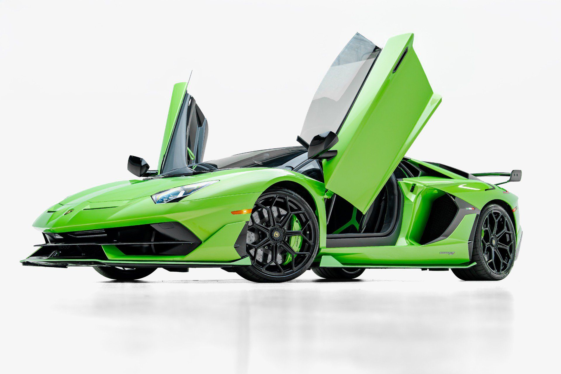 Used 2019 Lamborghini Aventador SVJ AWD/4WD image 22