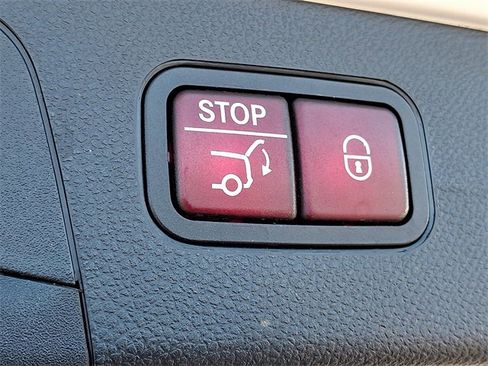 Used 2020 Mercedes-Benz GLC 300 image 24