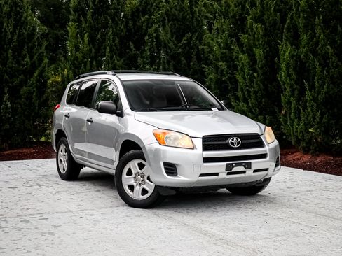 Used 2011 Toyota RAV4 4WD w/ Base L4 Extra Value Pkg image 2