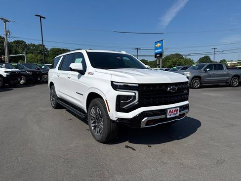 New 2026 Chevrolet Suburban Z71 w/ Z71 Off-Road Package AWD/4WD image 2
