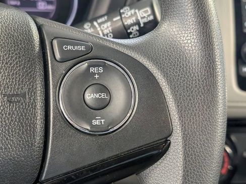 Used 2017 Honda HR-V LX image 21