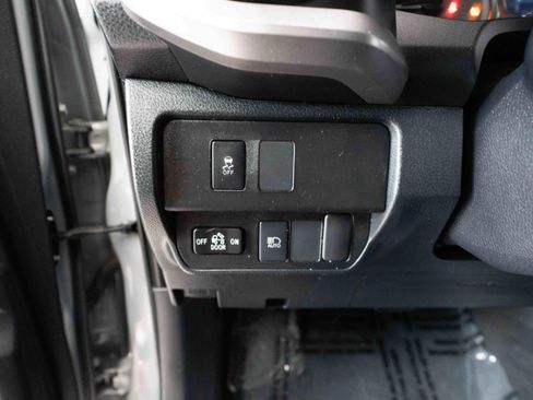 Used 2021 Toyota Tacoma SR5 AWD/4WD image 11