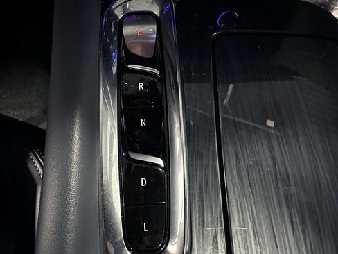 Used 2024 Buick Enclave Essence w/ Experience Buick Package AWD/4WD image 36