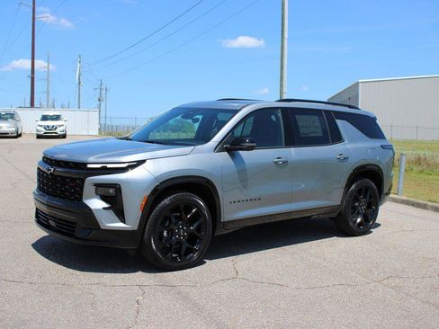 New 2026 Chevrolet Traverse RS w/ LPO, Floor Liner Package FWD image 2