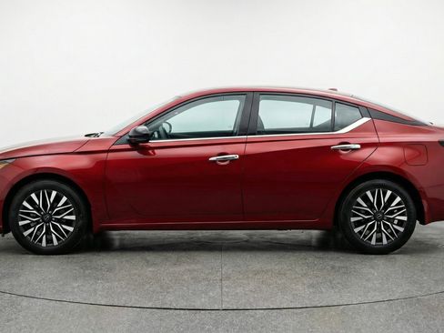 Used 2025 Nissan Altima 2.5 SV image 5