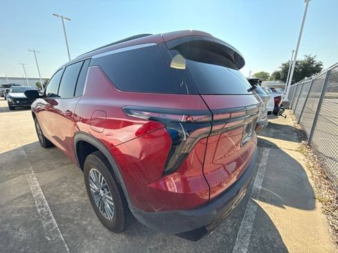 Used 2026 Chevrolet Traverse LT FWD image 6