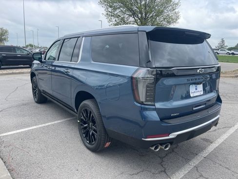 New 2025 Chevrolet Suburban Premier image 5