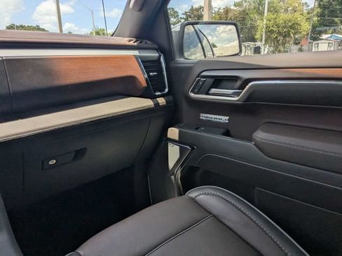 Used 2025 GMC Sierra 1500 Denali AWD/4WD image 16